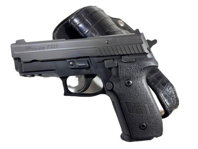 SIG SAUER P229.40 /.357 CAL W/ CUSTOM BLACK ALLIGATOR HOLSTER