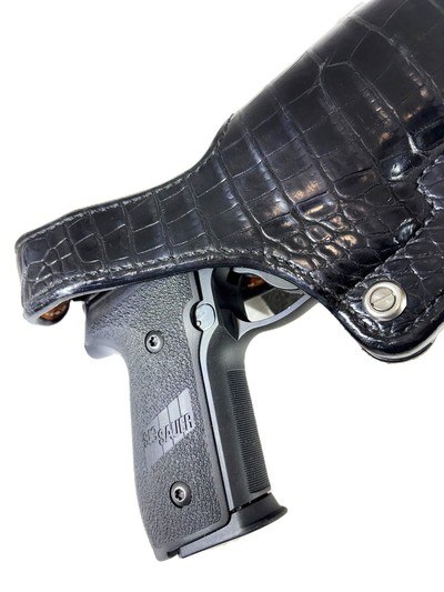 SIG SAUER P229 - .40 /.357 CAL W/ CUSTOM BLACK ALLIGATOR HOLSTER - Image 7 of 10