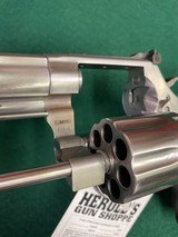 S & W Model 686 7 shot cyl. W/6” barrel - 1 of 13