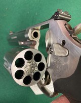 S & W Model 686 7 shot cyl. W/6” barrel - 8 of 13