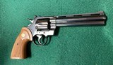 Colt Python.357 Magnum - 2 of 20
