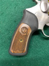 Ruger SP-101 .327 Federal Magnum - 9 of 15