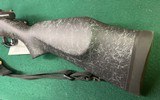 Weatherby Mark V in .257 Wby Mag. Fluted bbl & bolt - 2 of 20
