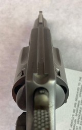 Smith & Wesson Model 60–7 LadySmith in 38 special - 13 of 17