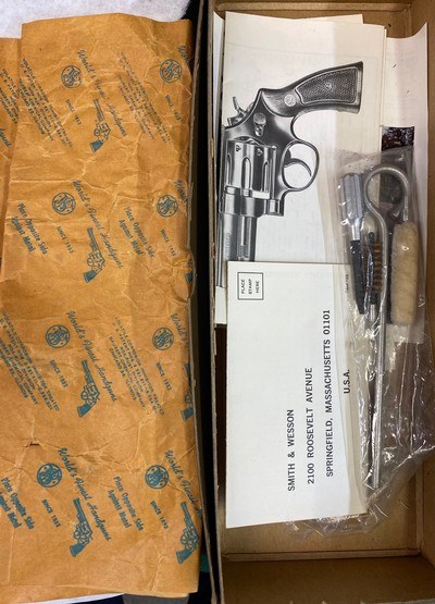 Smith & Wesson Model 27-2 w/6” bbl & box - Image 17 of 20