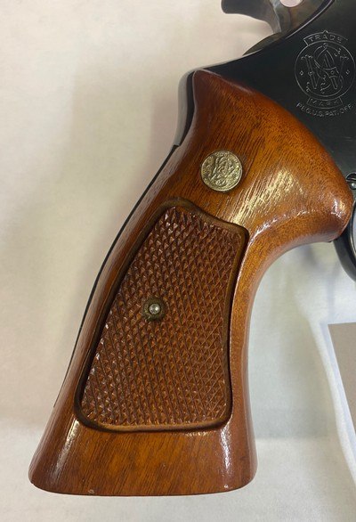 Smith & Wesson Model 29-2 w/a 6 1/2” barrel and wood box - Image 2 of 19