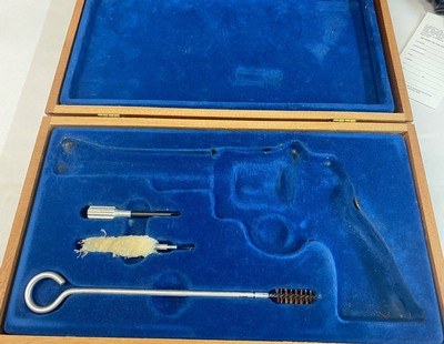 Smith & Wesson Model 29-2 w/a 6 1/2” barrel and wood box - Image 18 of 19