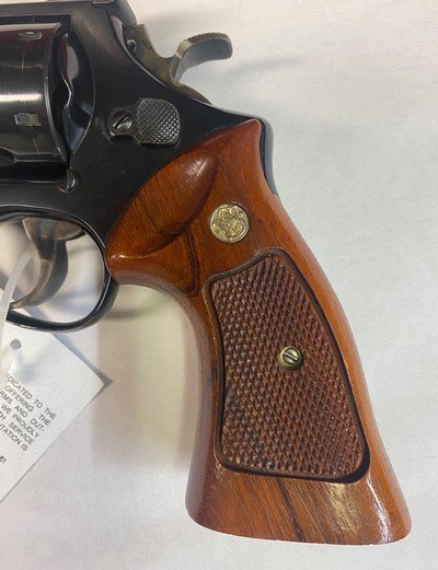 Smith & Wesson Model 29-2 w/a 6 1/2” barrel and wood box - Image 4 of 19