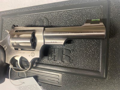 Ruger SP101 in 22 LR 4 inch barrel, eight shot cylinder w/box - Image 2 of 20