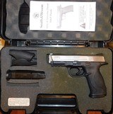 S&W M&P40 - 1 of 4