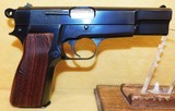 BROWNING (MADE IN BELGIUM) HI-POWER - 1 of 2