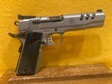 Smith & Wesson Performance Center 1911 45 ACP - 3 of 9