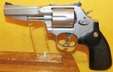 S&W 686-6 - 2 of 4