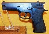 S&W 915 - 2 of 3