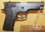 S&W 915