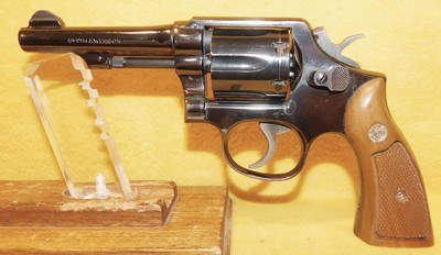 S&W 10-7