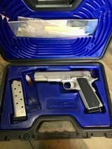 Dan Wesson Valor 45ACP - 1 of 5