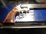 Smith & Wesson 686 LNIB 8 3/8