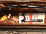 Winchester pre-64 model 70 cal. 22 hornet with factory box - 7 of 15