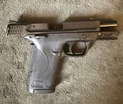 Smith & Wesson M&P 380 Shield EZ - Image 4 of 5