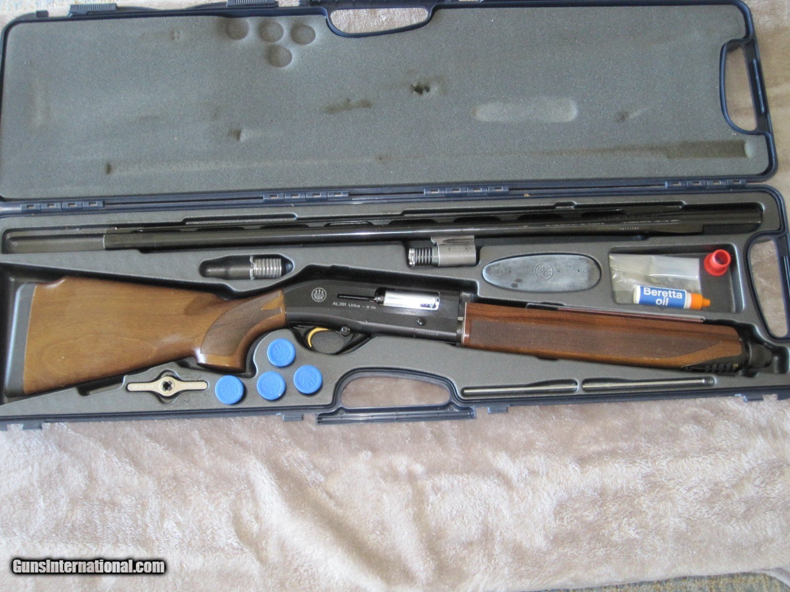 Beretta AL 391 Urika 12 gauge with original molded travel case for sale