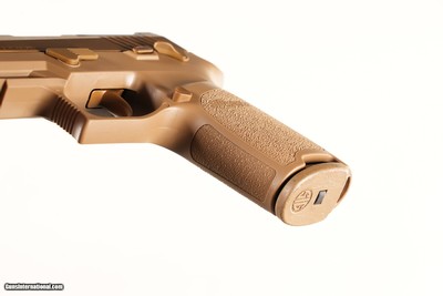 US Issued Sig Sauer M17 Pistol 9mm - Image 9 of 10