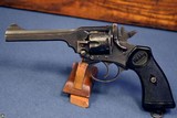 SCARCE EARLY 1942 BRITISH WW2 MILITARY ISSUE WEBLEY MARK IV .38/200 REVOLVER….MINT SHARP…..PROBABLY SOE ISSUE TO FRENCH RESISTANCE - 2 of 8