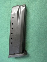 Factory Ruger SR40 Magazine Clip 40S&W 14 RD - 1 of 8