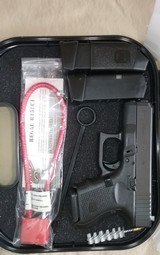 Glock 27 Gen4 sub compact .40 cal. S&W - 1 of 15