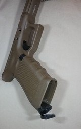 Glock 17 Gen4 9mm pistol, Dark Earth - 20 of 20