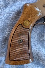 Harrington and Richardson Model 926 (1985) 5-shot revolver 38 S&W - 6 of 15