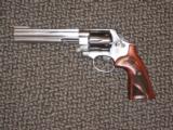 S&W 629 CLASSIC 6-1/2-INCH/.44 MAG.... AGRESSIVE PRICING!!!! - 1 of 4