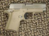 COLT MUSTANG XSP WITH FDE (Flat Dark Earth) and STAINLESS FINISH - 3 of 4