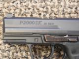 H&K MODEL P-2000 SK 9 MM PISTOL IN .40 S&W WITH NIGHT SIGHTS AND THREE MAGAZINES - 2 of 6