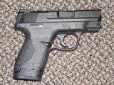 S&W MODEL M&P PERFORMANCE CENTER SHIELD IN.40 CAL WITH PORTED BARREL AND FIBER OPTIC SIGHTS - 4 of 5