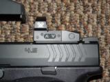 SPRINGFIELD ARMORY XDM OSP (OPTICAL SIGHT PISTOL) 9 MM WITH VORTEX VENOM SIGHT AND 18-ROUND MAGS - 3 of 6