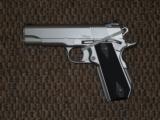 DAN WESSON "VALOR V-BOB" COMMANDER SIZE 1911 PISTOL IN 9 MM - 1 of 7