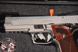 SIG SAUER MODEL P-226 