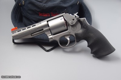 S&W MODEL 686 PERFORMANCE CENTER 4-INCH VENTED BARREL SPEED-RELEASE HIGHLY ACCURATE REVOLVER - REDUCED!