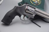 SMITH & WESSON MODEL 686 REVOLVER WITH 6-INCH BARREL IN .357 MAGNUM STAINLESS - 4 of 7