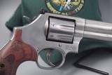 SMITH AND WESSON MODEL 686 DELUX SIX-INCH REVOLVER IN .357 MAGNUM - 5 of 7