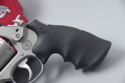 S&W MODEL 686-PLUS PERFORMANCE CENTER 5-INCH VENT-RIB UNFLUTED CYLINDER REVOLVER - Image 8 of 9