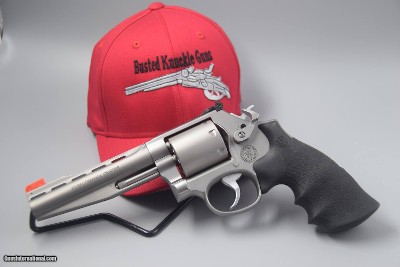 S&W MODEL 686-PLUS PERFORMANCE CENTER 5-INCH VENT-RIB UNFLUTED CYLINDER REVOLVER