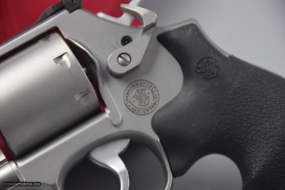 S&W MODEL 686-PLUS PERFORMANCE CENTER 5-INCH VENT-RIB UNFLUTED CYLINDER REVOLVER - Image 5 of 9