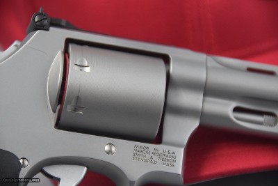 S&W MODEL 686-PLUS PERFORMANCE CENTER 5-INCH VENT-RIB UNFLUTED CYLINDER REVOLVER - Image 3 of 9