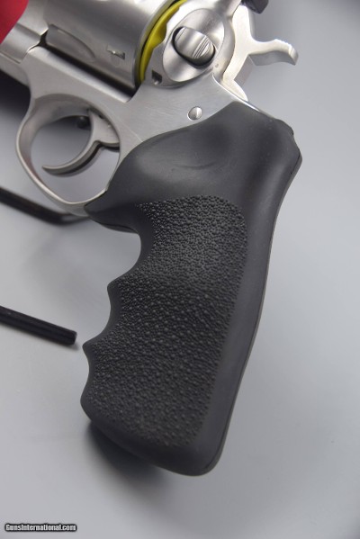 RUGER SUPER REDHAWK .44 MAGNUM 9-1/2-INCH STAINLESS REVOLVER GRERAT DISCOUNTED PRICE! - Image 4 of 9