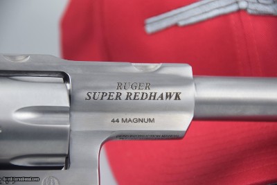 RUGER SUPER REDHAWK .44 MAGNUM 9-1/2-INCH STAINLESS REVOLVER GRERAT DISCOUNTED PRICE! - Image 5 of 9
