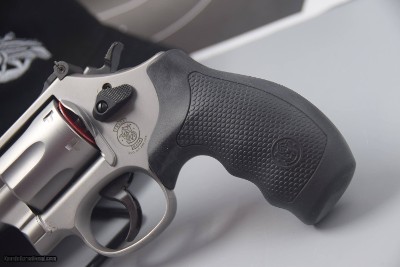 S&W MODEL 66 