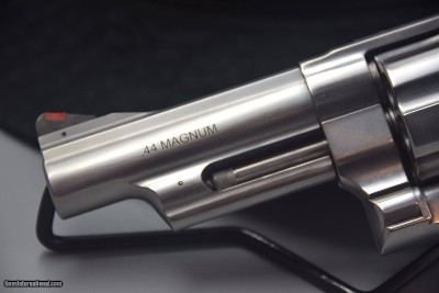 S&W MODEL 629 STAINLESS 44 MAGNUM 4-INCH BIG-BORE REVOLVER.... - Image 3 of 7