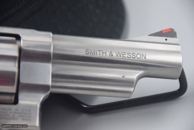 S&W MODEL 629 STAINLESS 44 MAGNUM 4-INCH BIG-BORE REVOLVER.... - Image 5 of 7